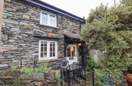 Ambleside House | Cobblestone Cottage