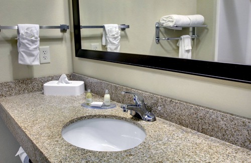 Wayne Hotel | Cobblestone Hotel & Suites - Wayne