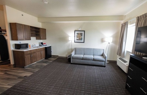 Sheldon Hotel | Cobblestone Inn & Suites - Sheldon