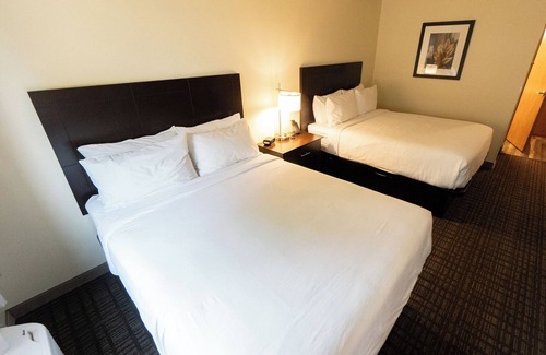 Sheldon Hotel | Cobblestone Inn & Suites - Sheldon