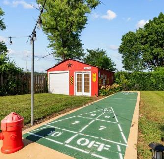 Pacific House | Coca Cola Cottage - Stay & Play Near Purina Farms