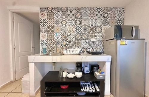 Downtown Cancun Condo | ♥Coco 2♥ Studio 1 bedroom, Wi-Fi, A/C and rooftop