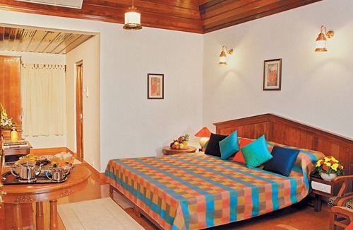 Kumarakom Hotel | Coco Bay Resort