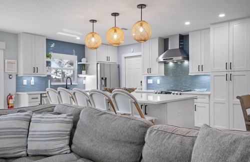 Whitney Beach House | ⚓ Coco Loco! Canal Front, Pool, Dock & More!⚓
