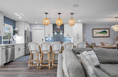 Whitney Beach House | ⚓ Coco Loco! Canal Front, Pool, Dock & More!⚓