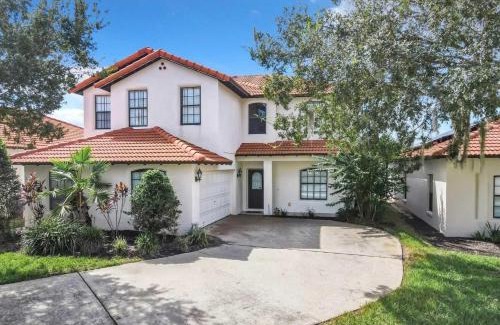 Four Corners House | Coco Villa - Stay for 10 with Resort-style Amenities