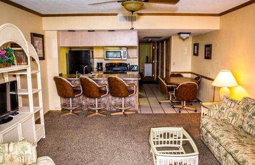 Cocoa Beach Apartment | Cocoa Beach "Ocean Landing Resort“ Ocean Front Apartment