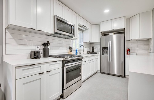 College Manor House | Cocoa Home w/Large Yard: 3 Mi to Indian River!