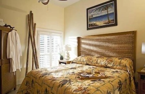Old Town Resort | Coconut Beach Resort, Great Location, Hot Tub!