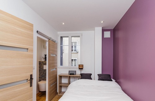 Vanves Apartment | Cocoon refurbished in the center of Vanves