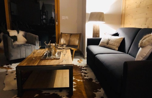 Vaujany Apartment | Cocooning apartment, large terrace, Nordic bath. Sauna