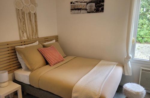 Survilliers Apartment | COCOONING HOUSE Suite 216 SWEET AND HARMONY- AEROPORT PARIS ROISSY CDG, PARC ASTERIX, CHATEAU DE CHANTILLY, STADE DE FRANCE