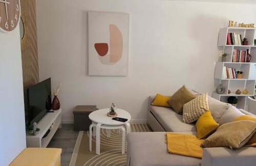 Survilliers Apartment | COCOONING HOUSE Suite 216 SWEET AND HARMONY- AEROPORT PARIS ROISSY CDG, PARC ASTERIX, CHATEAU DE CHANTILLY, STADE DE FRANCE