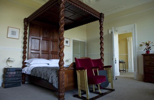 Rowen Bed & Breakfast | Coed Mawr Hall Bed & Breakfast