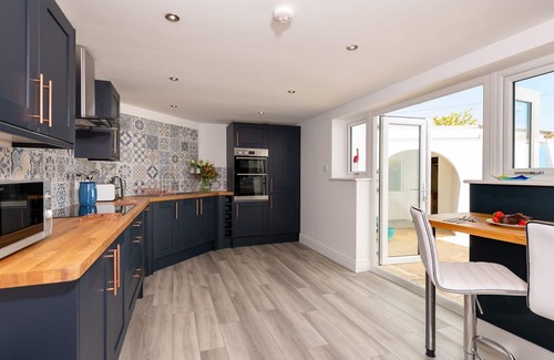 Llanfaelog House | Coed y Llan: Countryside Retreat in Llanfaelog | Managed by Anglesey Holiday Lettings