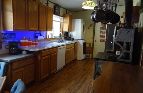 Harrison Cabin | Coeur d'Alene Lake cabin! Hot tub, fire place. Ski, hunt, fish & family fun!