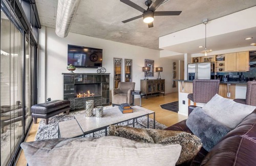 Coeur d'Alene Condo | Coeur d’Alene Luxury Waterfront Condo - Close to Everything