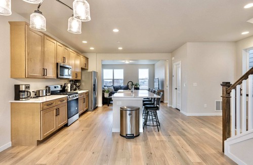 Colorado Springs House | CoffeeBar/Garage/TempurpedicBeds/ModernHome/CloseToAirport/NearBase
