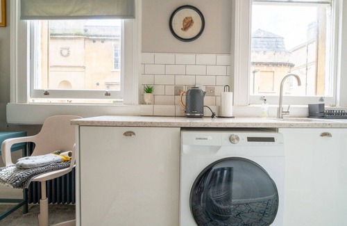 Bath City Centre Apartment | Cohost Partners Classy 1BR in the Heart of Bath