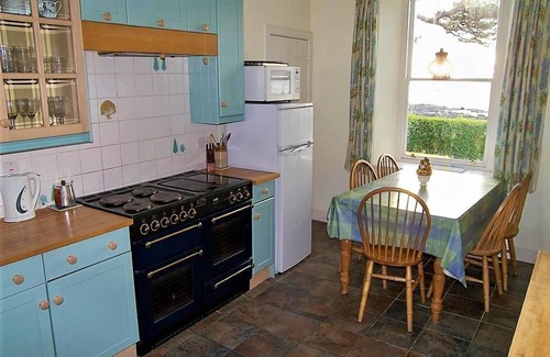 Rockcliffe Cottage | Colbeine - a house that sleeps 6 guests in 3 bedrooms