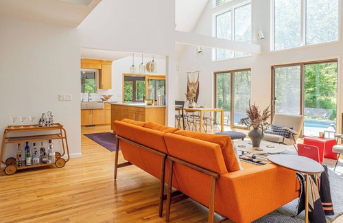 Cold Spring House | Cold Spring Mountain Retreat: Secluded Autumn Oasis