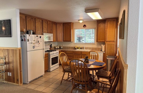 Cold Springs Cabin | Cold Springs Cabin - Charming 2 Bedroom retreat