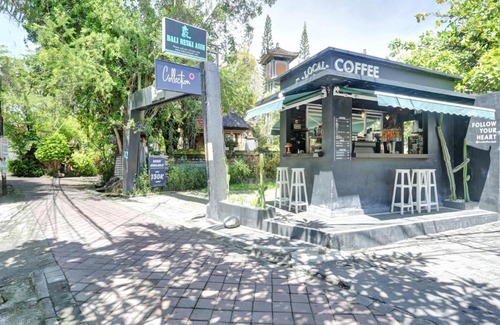 Sunset Road Hotel | Collection O 90808 Kubu Carik Seminyak