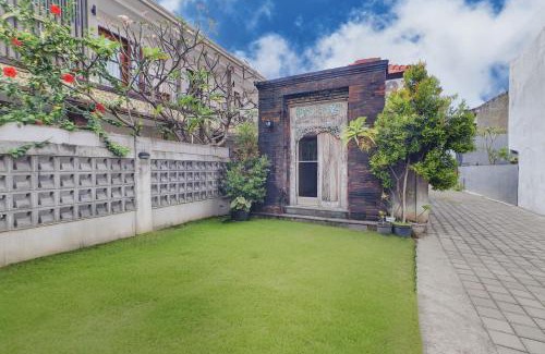 Sidakarya Hotel | Collection O Bali near Bali Mandara Regional General Hospital formerly Uma Emas Residence