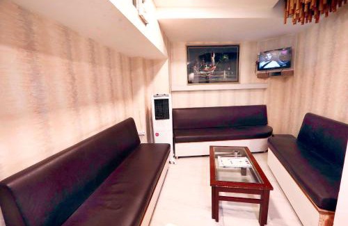 Bhopal Hotel | Collection O C T Palace