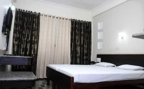 Adyar Hotel | Collection O Hanuman