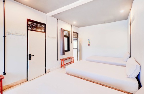 Legian Hotel | Collection O Legian Near Legian Beach