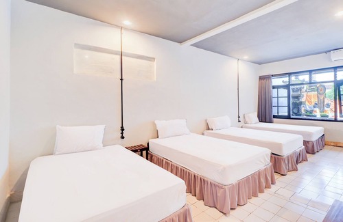 Legian Hotel | Collection O Legian Near Legian Beach