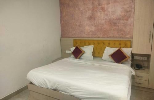 Dera Bassi Hotel | Collection O Sukhmani Medical College Ambience Tower