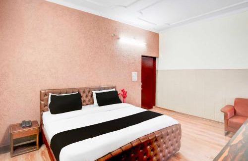 Dehradun Hotel | Collection O Tyagi Road near Railway Station