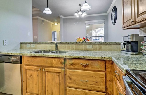 College Station House | College Station Townhome: 5 Mi to Campus!