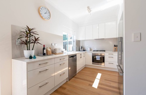 North Adelaide House | Colleys Nest Family friendly Townhouse w Patio