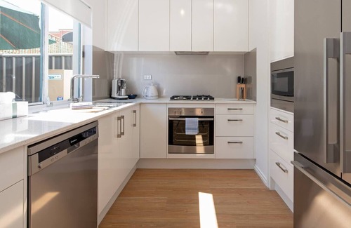North Adelaide House | Colleys Nest Family friendly Townhouse w Patio