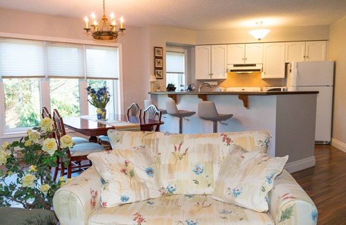 Collingwood House | Collingwood Seasonal Rental - Beside Georgian Bay