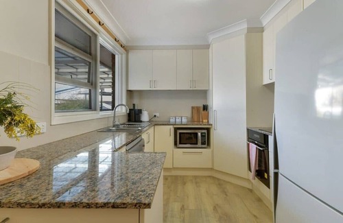Calare House | Collwood Cottage - 2 Storey Family Home