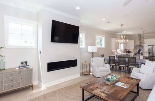 Oxford House | Colonel's Corner by Apex Short Term Stays