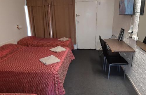 East Tamworth Hotel | Colonial Inn Motel