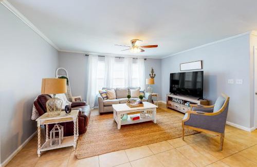 Gulf Shores Apartment | Colony Club U4 - Southern Gulf Charm