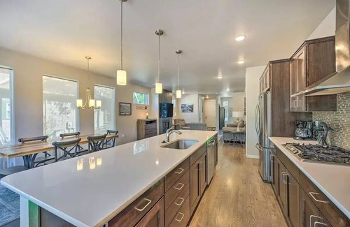Colorado Springs House | Colorado Avenue Complete Escape