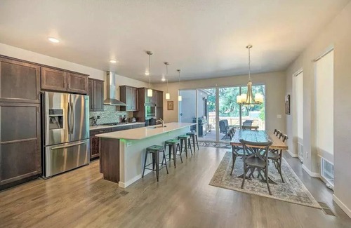 Colorado Springs House | Colorado Avenue Complete Escape