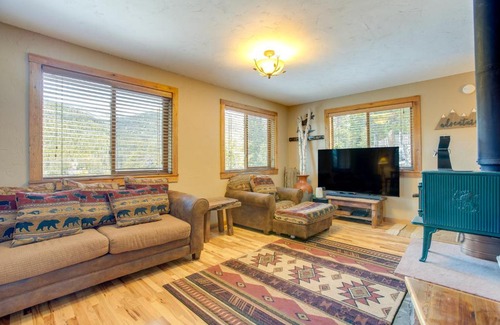 Saint Mary's House | Colorado Cabin with Deck, Fire Pit and Mountain Views!
