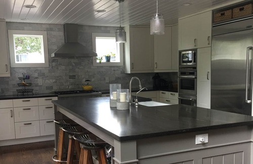Erie House | Colorado Family FUN!! *POOL*HOT TUB*PARK