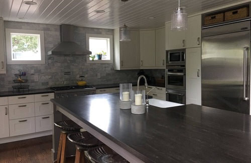 Erie House | Colorado Family FUN!! *POOL*HOT TUB*PARK