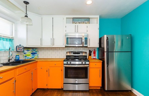 San Jacinto House | Colorful 2BR Unit Tucked Away w/Front Yard, Walk to Beach, Pier & The Strand!