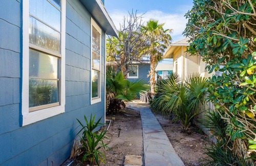 San Jacinto House | Colorful 2BR Unit Tucked Away w/Front Yard, Walk to Beach, Pier & The Strand!