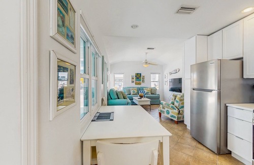 Anna Maria Cabin | Colorful beach cottage w/heated private pool & grill area - dog-friendly